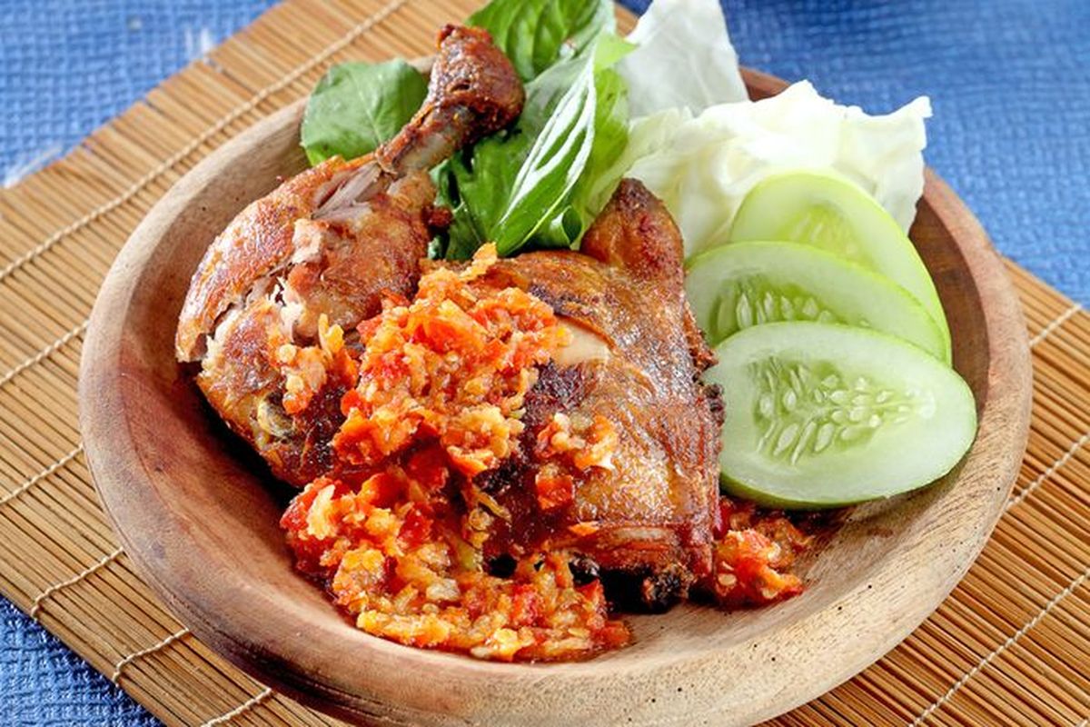 Rame di TikTok! Ayam Penyet Ini Wajib Dicoba